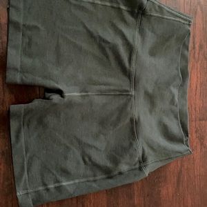 Revival R6 Shorts — Urban Chic M